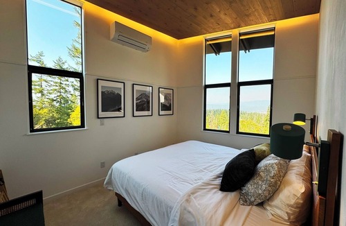 Sky Meadows Ranch Cabin | Award-Winning Modern Mountain Home · Big Stuart Range Views · Dog Friendly