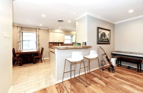 Westbury House | Awarded Top Properties on AirDNA!