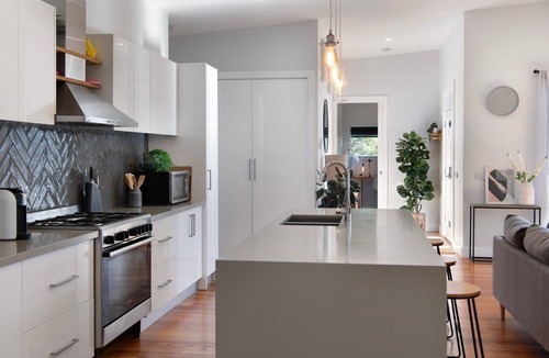 Daylesford House | Away- an architecturally designed gem, great location!