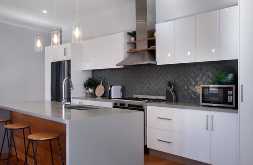 Daylesford House | Away- an architecturally designed gem, great location!