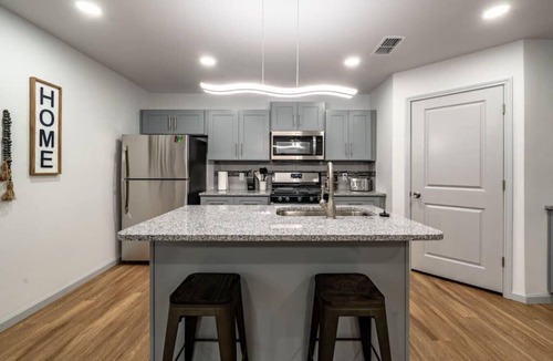 North by Northwest House | Away From Home Retreat - 3BR 2BA - NW Lubbock