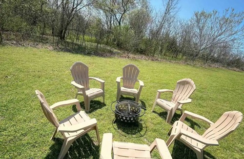 Oologah Cottage | Away from the bustle of the city, close to the lake, perfect for families