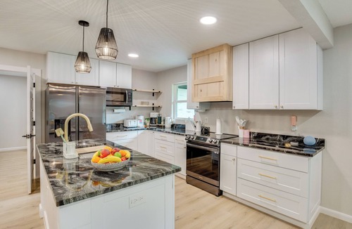 Paris House | ‘Away in Paris’ Retreat w/Workspace, 2 Mi to Dtwn
