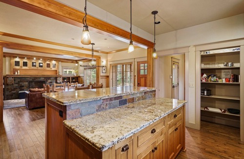 River Terrace House | Awbrey - Amazing! Steps to Downtown & River, Gorgeous, Newer, A/C