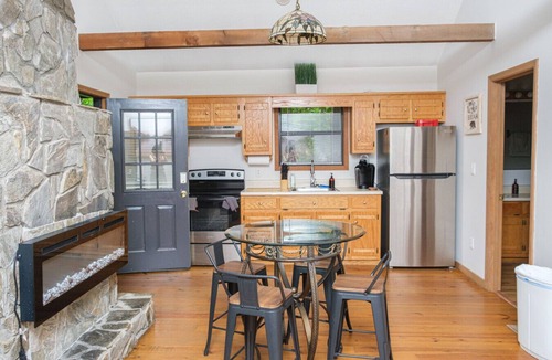 Blairsville Cabin | Awe-Inspiring Views, Fireplace, Patio & King Bed!