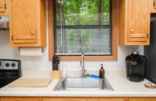 Blairsville Cabin | Awe-Inspiring Views, Fireplace, Patio & King Bed!