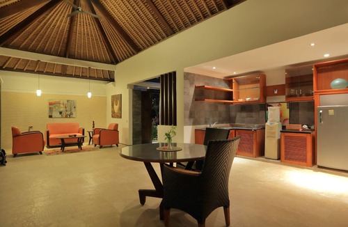 Mangsit Villa | Awesome 1 Bedroom, Private Pool, few steps to the beach