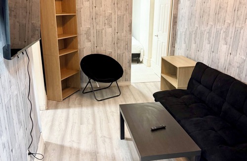 Downtown London Apartment | Awesome 2 Bedroom in downtown