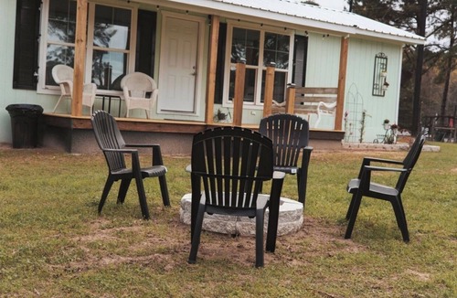 Jacksonville House | Awesome 2-bedroom house with AC in charming Jacksonville