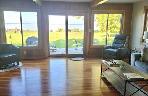 Bridgeport House | Awesome 3 Bdrm 2.5 bath Waterfront Oneida Lake House Vacation Rental Retreat