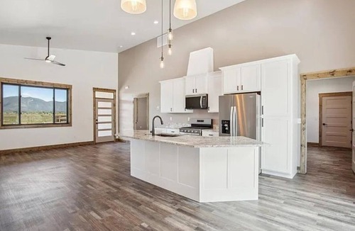 Cortez House | Awesome 3-bedroom house with AC in charming Cortez with views.