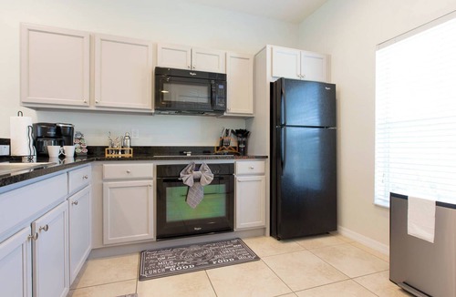 West Kissimmee House | Awesome 3BR 2.5BA Townhome Free Tub not overlooked