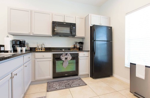 West Kissimmee House | Awesome 3BR 2.5BA Townhome Free Tub not overlooked