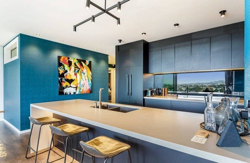 Kingsland Apartment | Awesome 3BR Apartment w/Parking