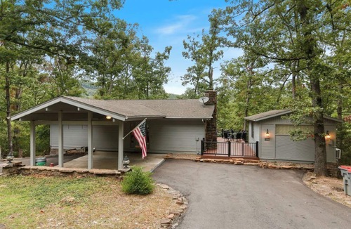 Lost Bridge Village House | Awesome 4-bedroom house with AC in quaint Garfield