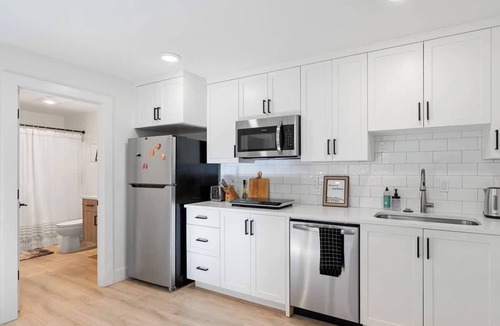 Alberta Arts District Apartment | Awesome Alberta Arts Apt Quiet & Walkable