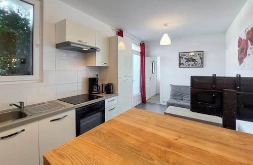 Port District Apartment | Awesome apartment in Châtelaillon-Plage with WiFi