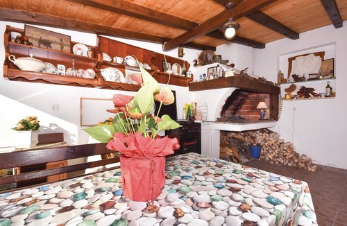 Okrug Donji Apartment | Awesome apartment in Okrug Donji