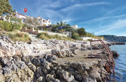 Okrug Donji Apartment | Awesome apartment in Okrug Donji