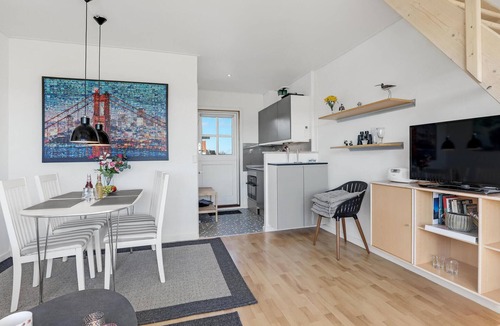 Sandkaas Apartment | Awesome apartment in Allinge with WiFi