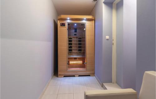 Klanfari Apartment | Awesome Apartment In Dramalj With Sauna