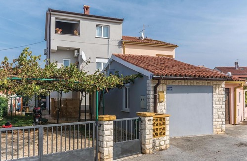 Valbandon Apartment | Awesome apartment in Fazana with WiFi