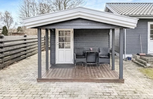 Udsholt Apartment | Awesome apartment in Græsted with WiFi