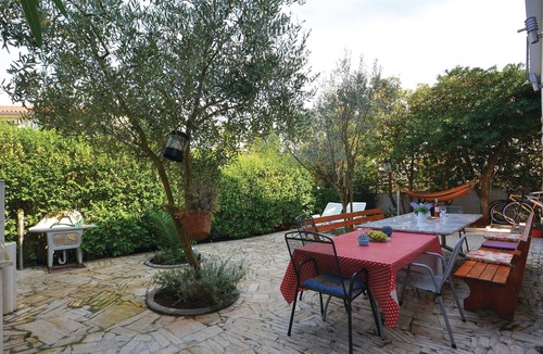 Stari Grad Apartment | Awesome apartment in Stari Grad with WiFi