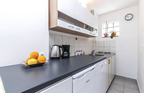 Zurkovo Apartment | Awesome apartment in Kostrena with WiFi