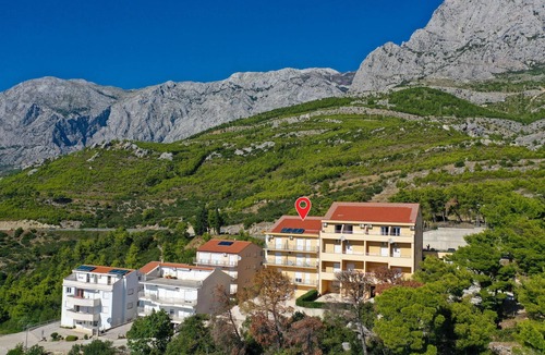 Bratus Apartment | Awesome apartment in Krvavica with WiFi