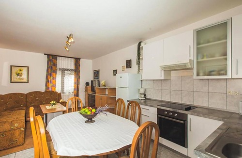 Kampor Apartment | Awesome apartment in Kampor with sauna