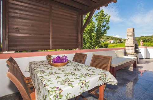 Kampor Apartment | Awesome apartment in Kampor with sauna