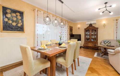 Viskovo House | Awesome Apartment In Kastav With Swimming Pool
