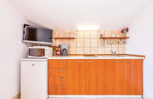 Brzac Apartment | Awesome apartment in Krk with WiFi
