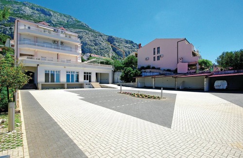 Makarska Apartment | Awesome apartment in Makarska with WiFi