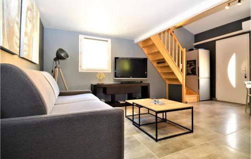 Mornas Apartment | Awesome Apartment In Mornas With Wifi