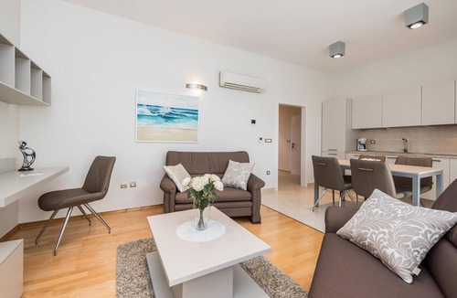 Novalja Apartment | Awesome apartment in Novalja with swimming pool