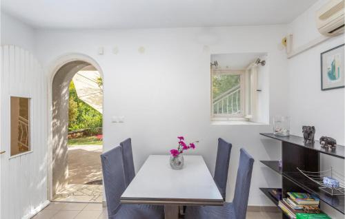 Omisalj Apartment | Awesome Apartment In Omisalj With Wifi