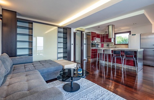 Volosko Apartment | Awesome apartment in Opatija with house sea view