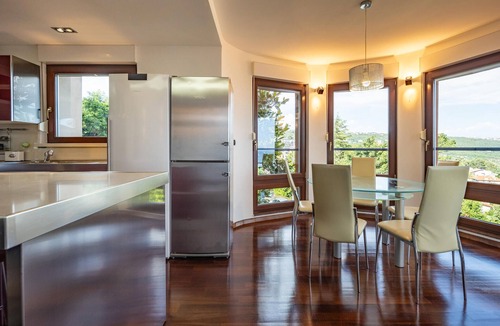 Volosko Apartment | Awesome apartment in Opatija with house sea view