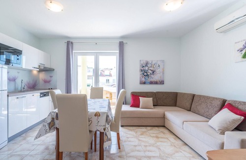 Povljana Apartment | Awesome apartment in Povljana