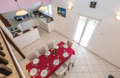Supetarska Draga Apartment | Awesome apartment in Rab with kitchen