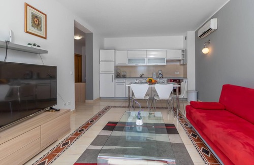 Selce Apartment | Awesome apartment in Selce with house sea view