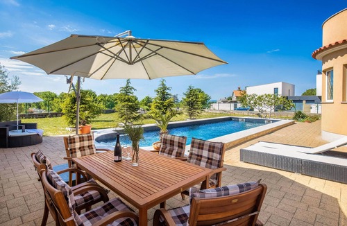 Smrika Apartment | Awesome apartment in Smrika with WiFi