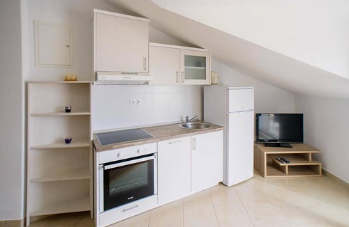 Sreser Apartment | Awesome apartment in Sreser with house sea view