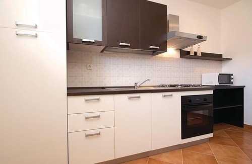 Vir Apartment | Awesome apartment in Vir with WiFi