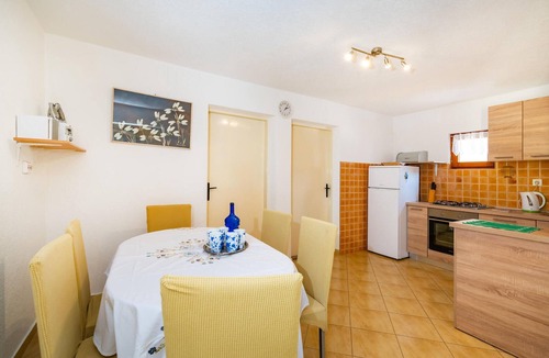 Vir Apartment | Awesome apartment in Vir with WiFi