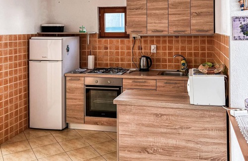 Vir Apartment | Awesome apartment in Vir with WiFi
