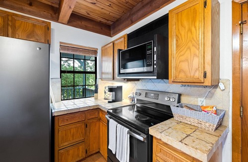 Center Point House | Awesome Comfort River House