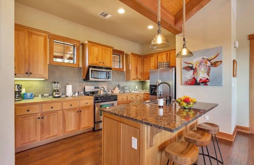 Leander Cabin | Awesome Cottage in The Hollows - Views/4 Pools